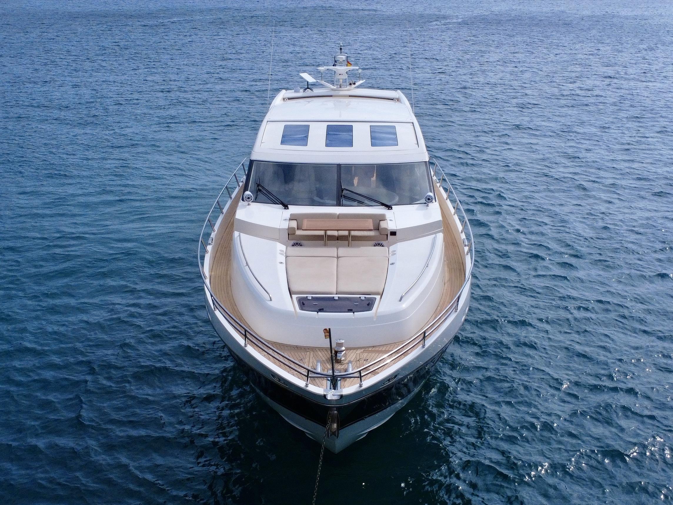2015 PRINCESS  V72 